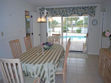 Dining Table & Chairs