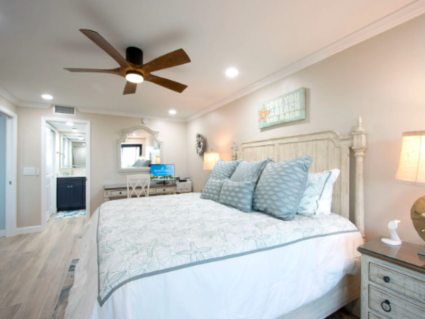 Charming Sanibel Gulf-Front Condo with Stunning Views