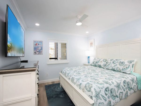 Charming Sanibel Gulf-Front Condo with Stunning Views