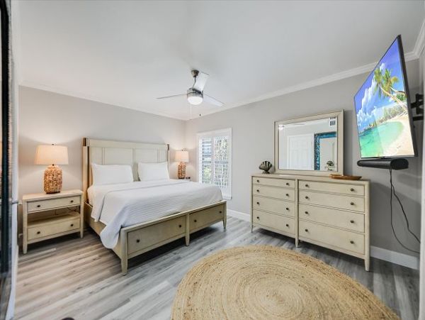 Steps To Beach 2 Bedroom Sanibel Condo