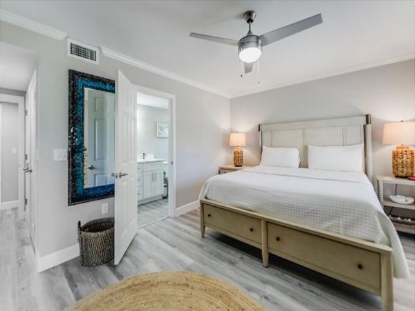 Steps To Beach 2 Bedroom Sanibel Condo