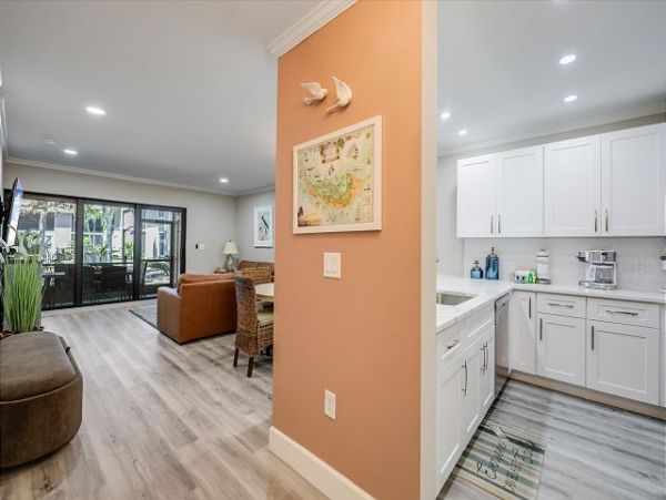 Steps To Beach 2 Bedroom Sanibel Condo