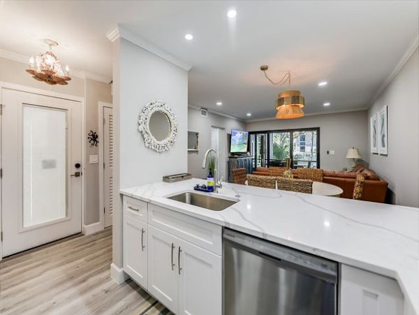 Steps To Beach 2 Bedroom Sanibel Condo