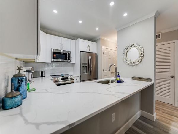 Steps To Beach 2 Bedroom Sanibel Condo