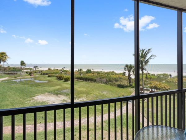 Sanibel Two Bedroom Vacation Condo with Expansive Gulf Views