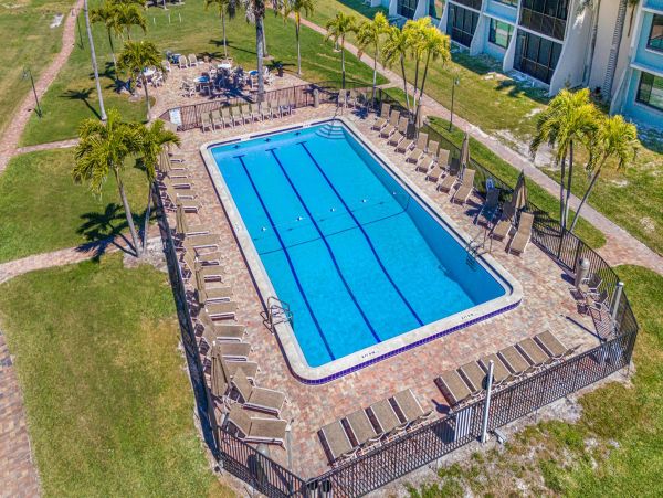 Sanibel Two Bedroom Vacation Condo with Expansive Gulf Views