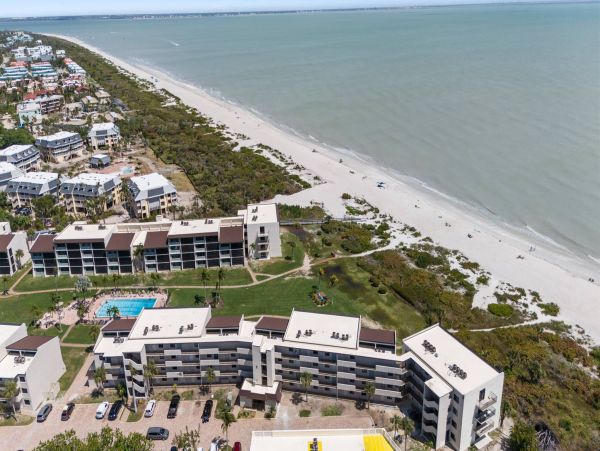 Sanibel Two Bedroom Vacation Condo with Expansive Gulf Views