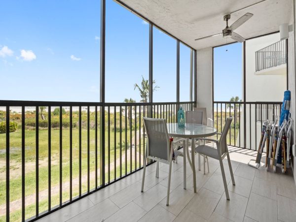 Sanibel Two Bedroom Vacation Condo with Expansive Gulf Views