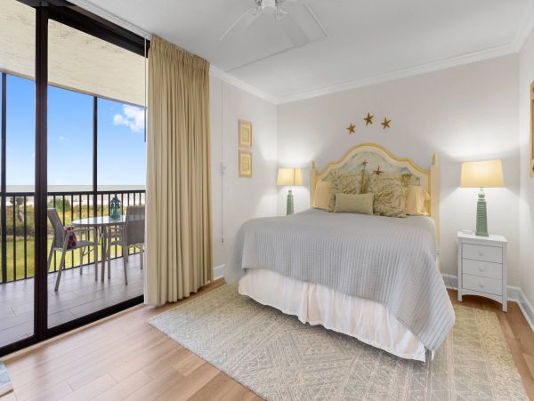 Sanibel Two Bedroom Vacation Condo with Expansive Gulf Views