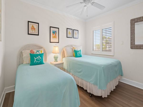 Sanibel Two Bedroom Vacation Condo with Expansive Gulf Views