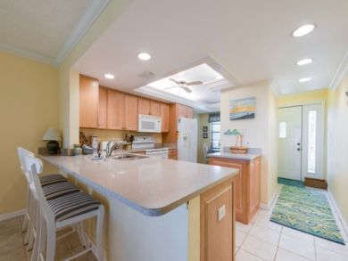Sanibel Island Vacation Condo with Great Beach