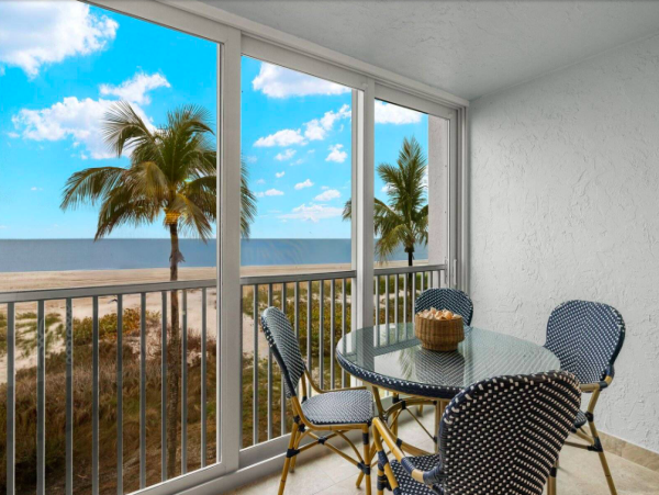 Sanibel Luxurious Gulf-Front Condo with Stunning Views & Coastal Elegance
