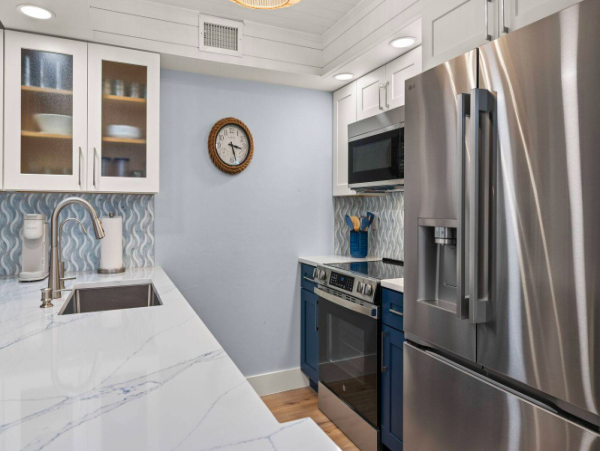 Sanibel Luxurious Gulf-Front Condo with Stunning Views & Coastal Elegance