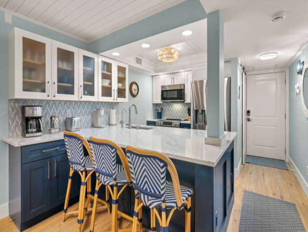 Sanibel Luxurious Gulf-Front Condo with Stunning Views & Coastal Elegance