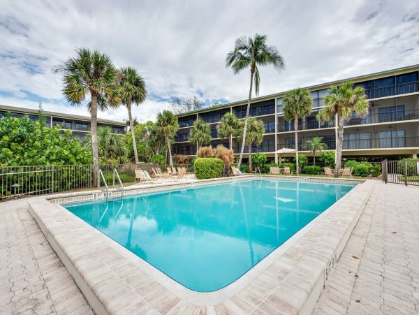 Sanibel On Beach Vacation Condo 2 Bedrooms Partial Gulf View