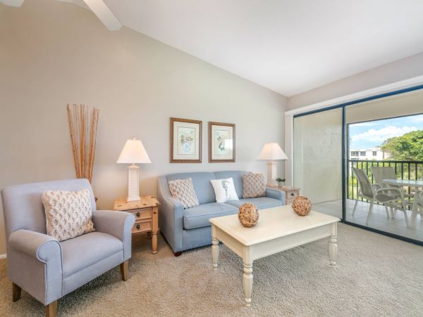 Charming Two Bedroom Condo in Sanibel with Ocean Views