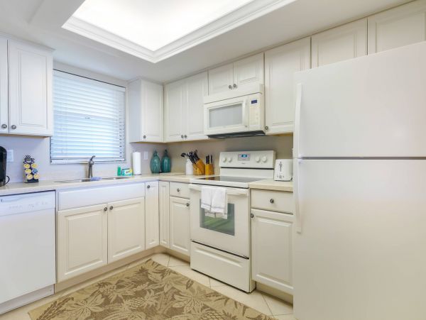 Charming Two Bedroom Condo in Sanibel with Ocean Views