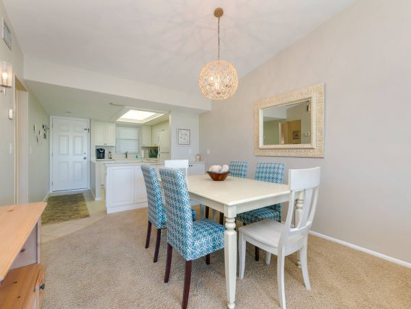 Charming Two Bedroom Condo in Sanibel with Ocean Views