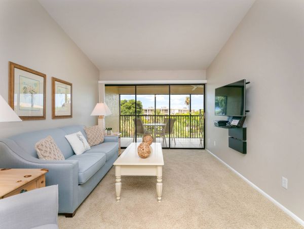 Charming Two Bedroom Condo in Sanibel with Ocean Views