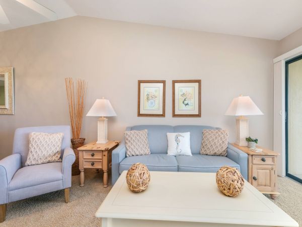 Charming Two Bedroom Condo in Sanibel with Ocean Views