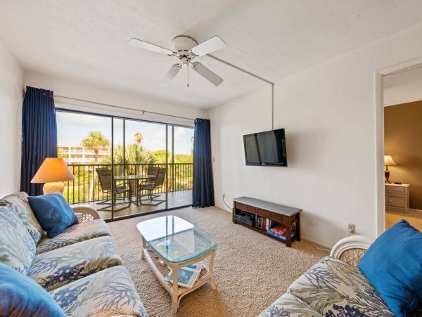 Beautiful 2 Bedroom Beach Condo in Sanibel Sleeps 6