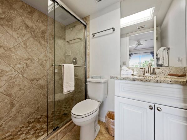 Beautiful 2 Bedroom Beach Condo in Sanibel Sleeps 6