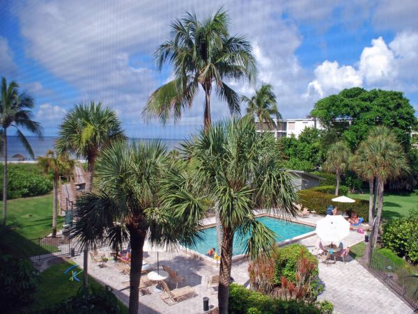 Beautiful 2 Bedroom Beach Condo in Sanibel Sleeps 6