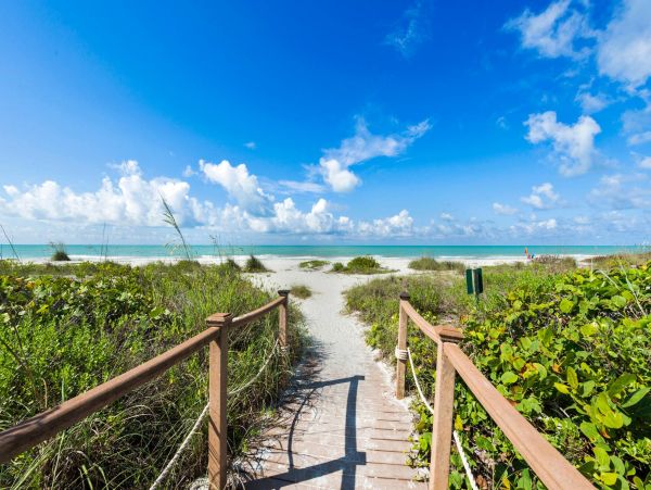 Beautiful 2 Bedroom Beach Condo in Sanibel Sleeps 6