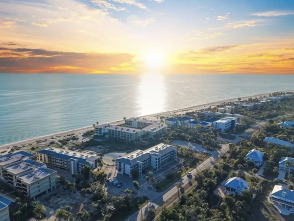 WOWE New Arrival Two Bedroom Sanibel Beachside Rental Remodel, Views!