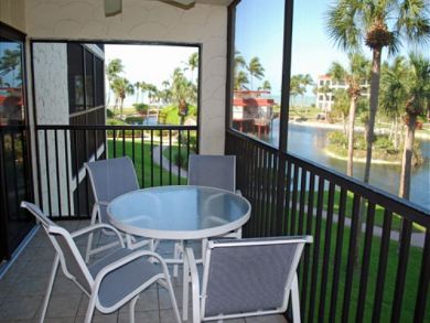 Lanai with Patio Table & Chairs Lanai with Patio Table & Chairs