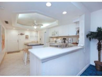 Enjoy Gulf Views From this Sanibel Island Condo