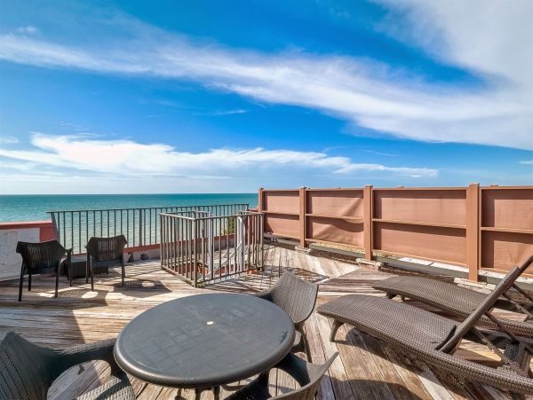 Sanibel Island Vacation Rental | Gulf Front Luxury Condo with Rooftop Deck