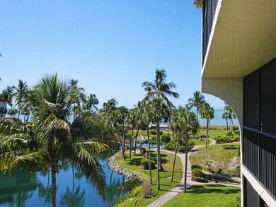 Two Bedroom Sanibel Condo with Distant Gulf Views Sleeps 6