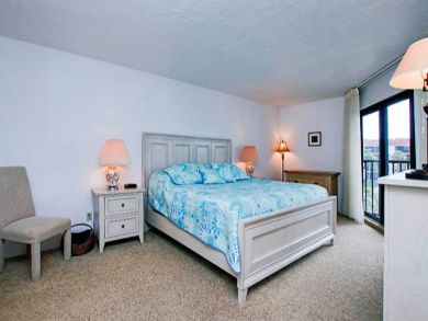 Two Bedroom Sanibel Condo with Distant Gulf Views Sleeps 6