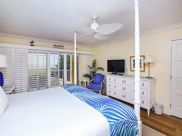 Full Gulf Views at this 3 Bedroom Sanibel Vacation Condo