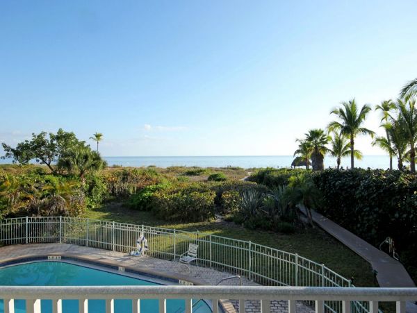 Full Gulf Views at this 3 Bedroom Sanibel Vacation Condo