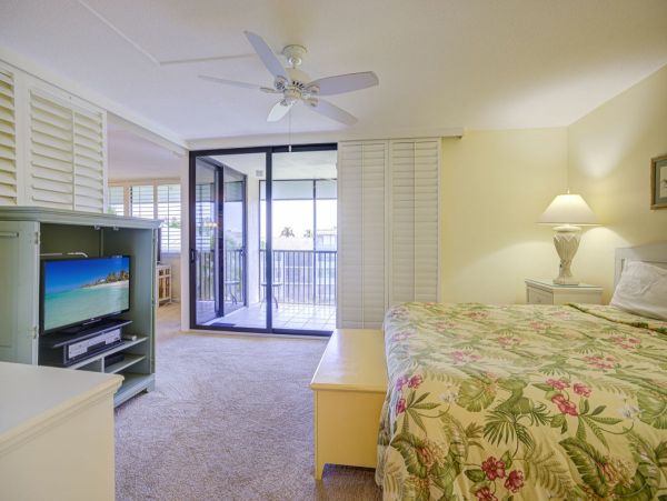 Exceptional Beach Views from Sanibel Vacation Condo.