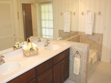 Sanibel Home 879475