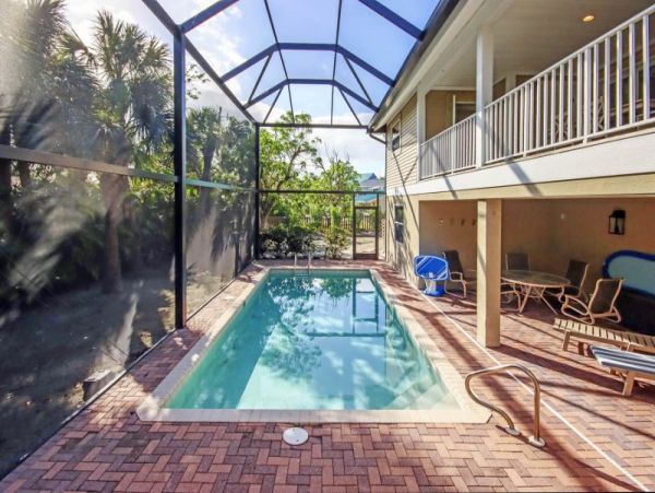 Three Bedroom Beautifully Renovated Vacation Home