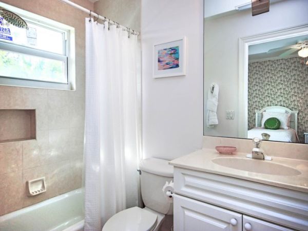 Three Bedroom Beautifully Renovated Vacation Home