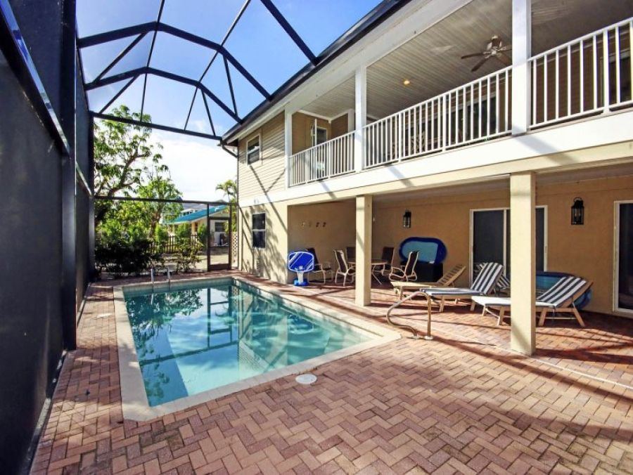 Three Bedroom Beautifully Renovated Vacation Home