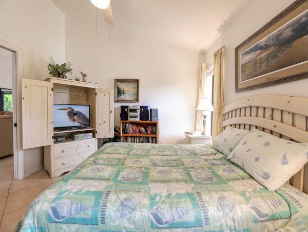 Sanibel Vacation Rental Private Pool Home Walk to Beach.