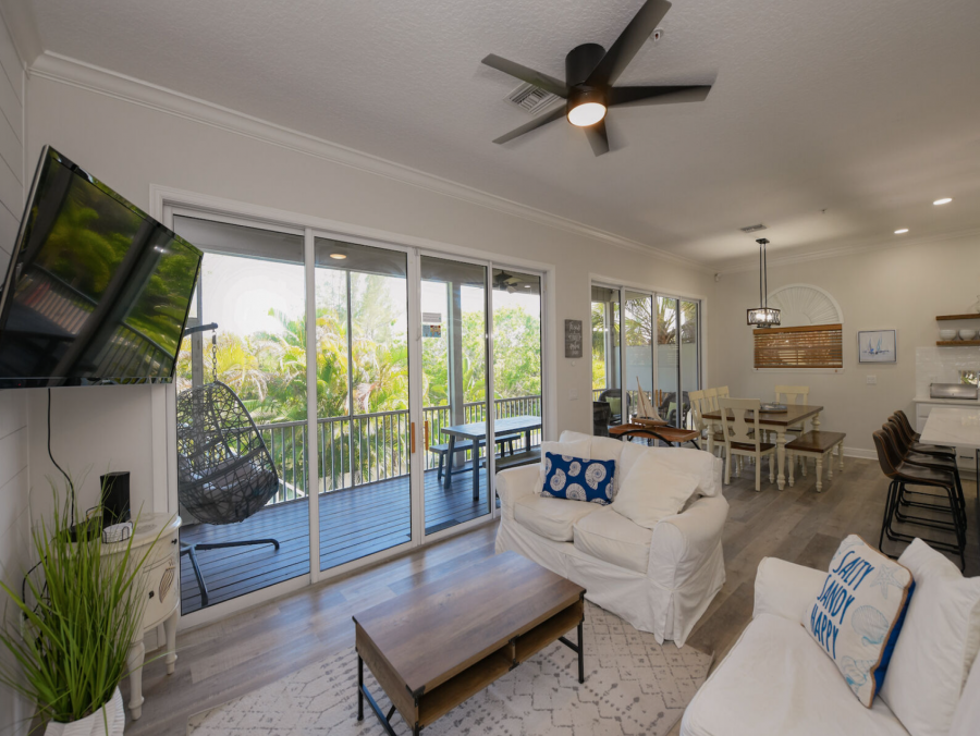 Holmes Beach Luxury 3 Bedroom Rental Private Outdoor Pool