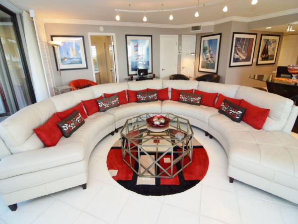 Fort Myers Modern Beach Condo with Communal Pool