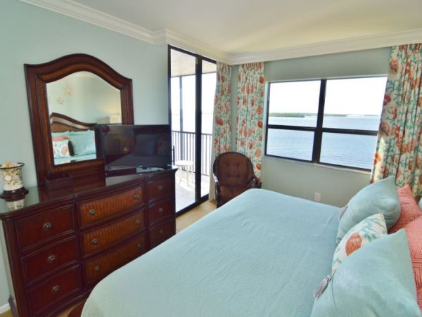 Fort Myers Two Bedroom Condo on the Beach with Amazing Views