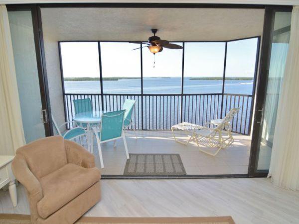 Fort Myers Two Bedroom Condo on the Beach with Amazing Views