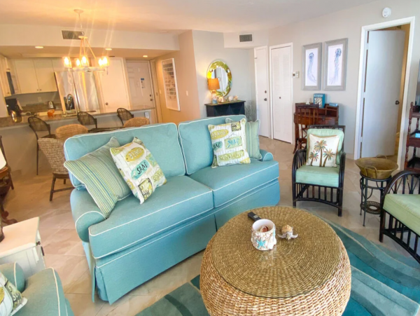 Lovely Punta Rassa 2 Bedroom Condo