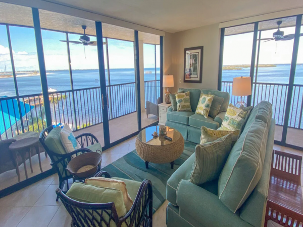 Lovely Punta Rassa 2 Bedroom Condo