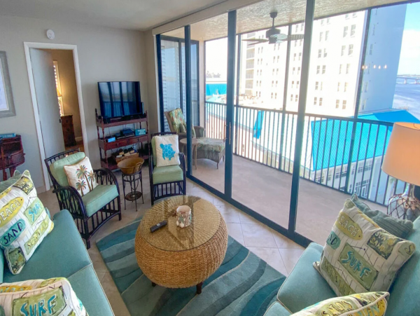 Lovely Punta Rassa 2 Bedroom Condo