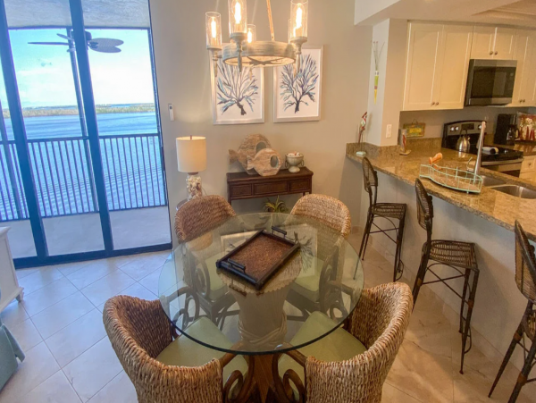 Lovely Punta Rassa 2 Bedroom Condo